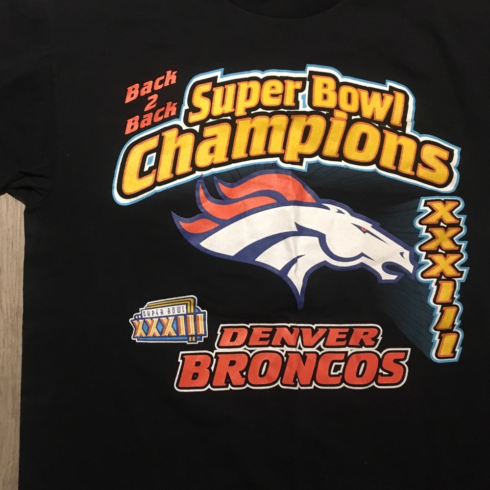 VTG Broncos Back 2 Back Super Bowl Champs T - Lrg